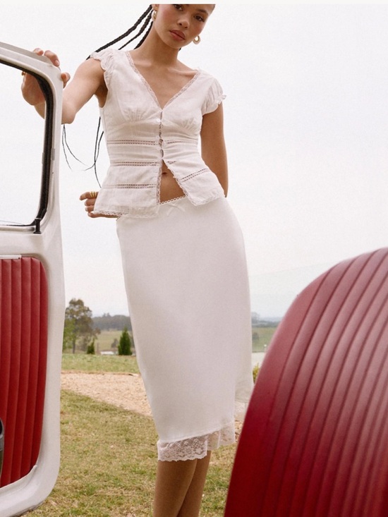 Peppermayo Dresses & Skirts - Peppermayo White Satin Midi Skirt - Rina Low Rise size 6